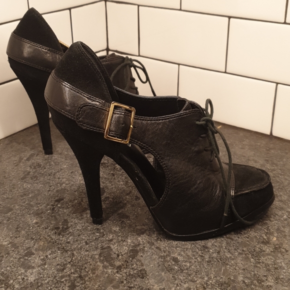 ELIZABETH AND JAMES Booties - sz 8 - Picture 4 of 8